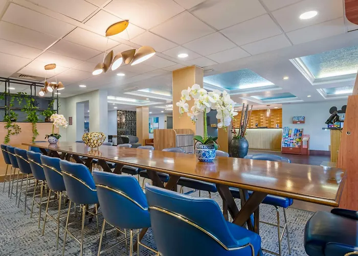 Best Western Plus Universal Inn - Newly Renovated!